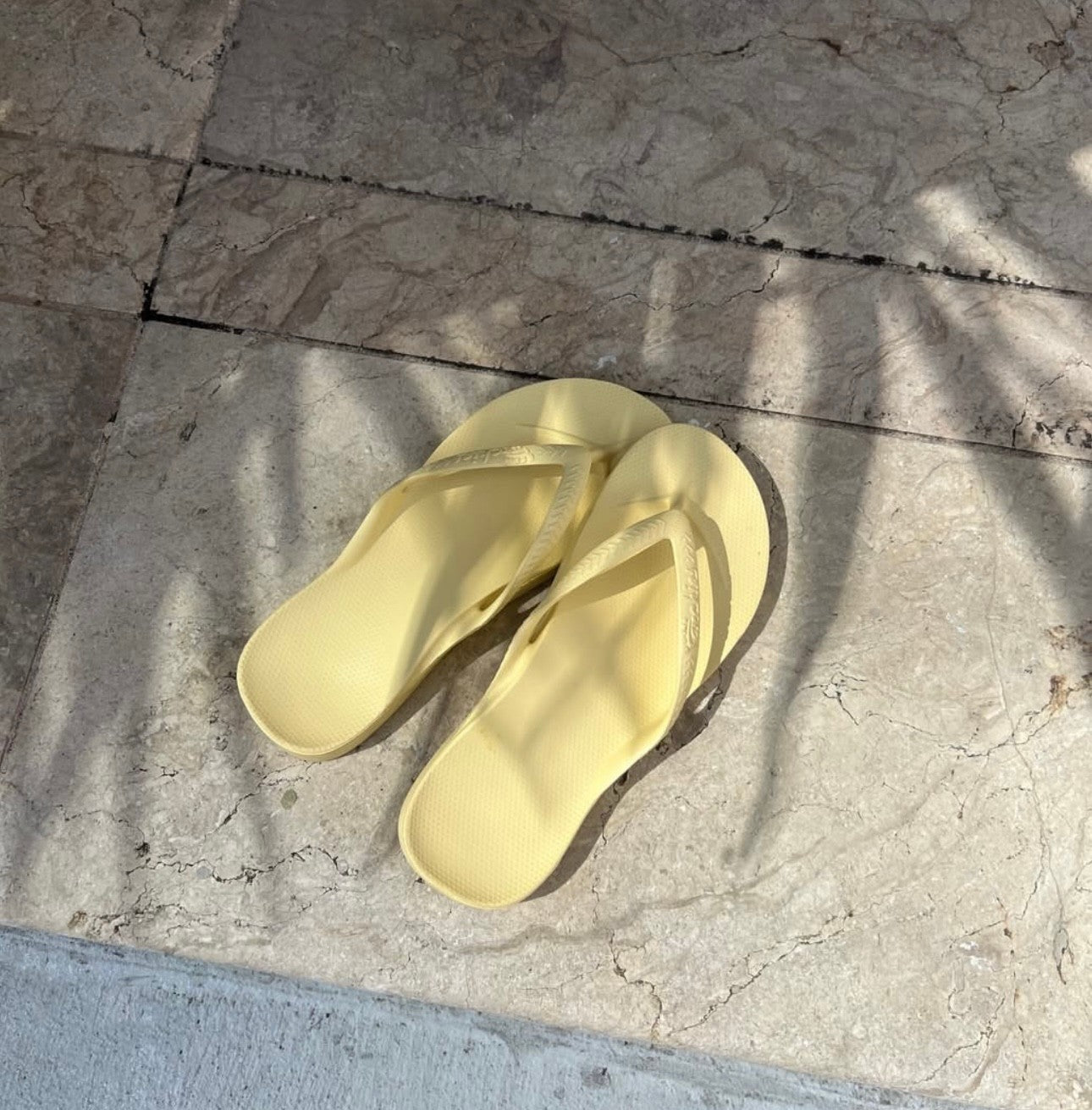 archies arch support unisex thong