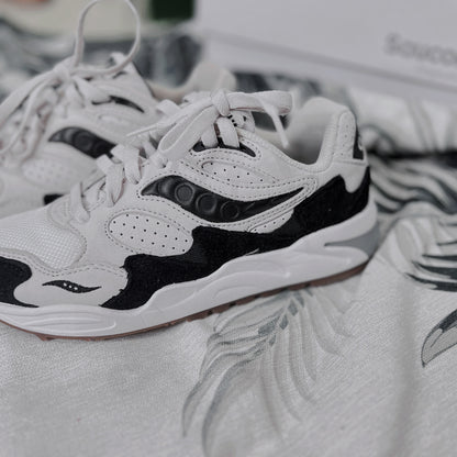Saucony Shadow 6000 Vintage Sneakers - White & Black