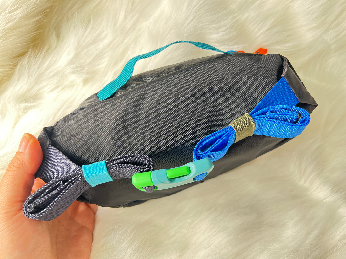 Cotopaxi 1.5L waist bag dark-one of a kind