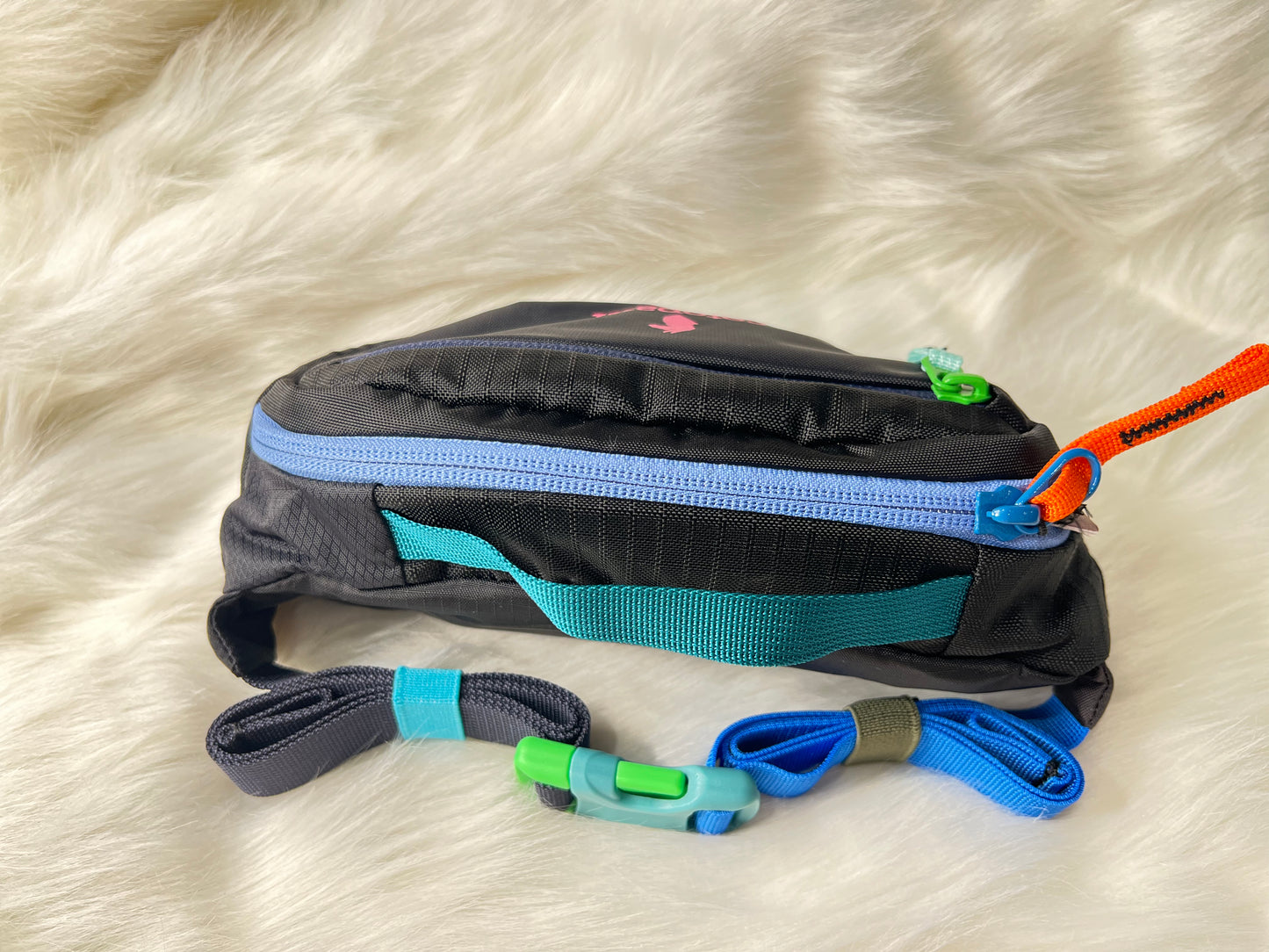 Cotopaxi 1.5L waist bag dark-one of a kind
